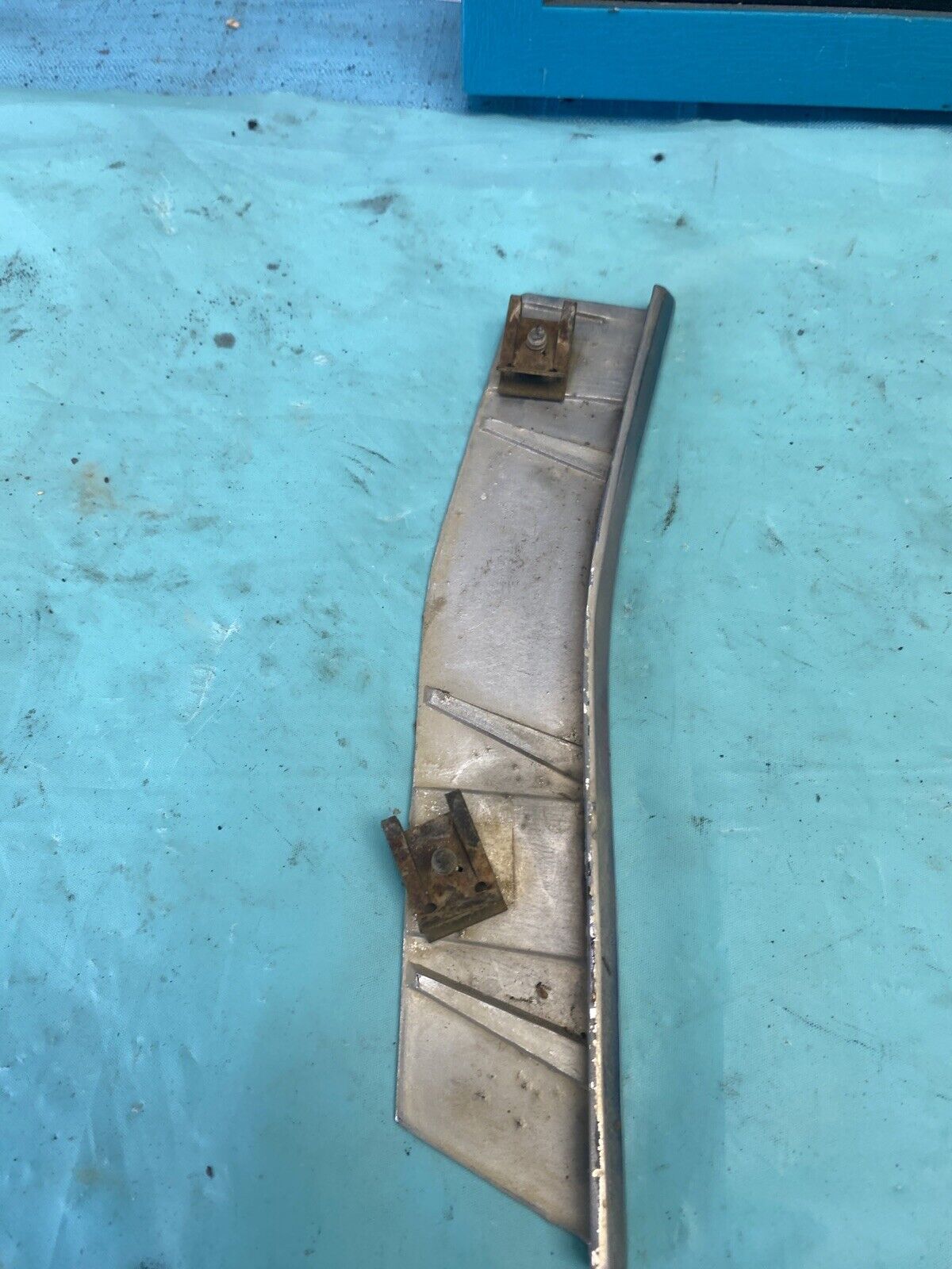 1985-88 Gbody Buick Regal LTR Grille Lower Trim OEM GM