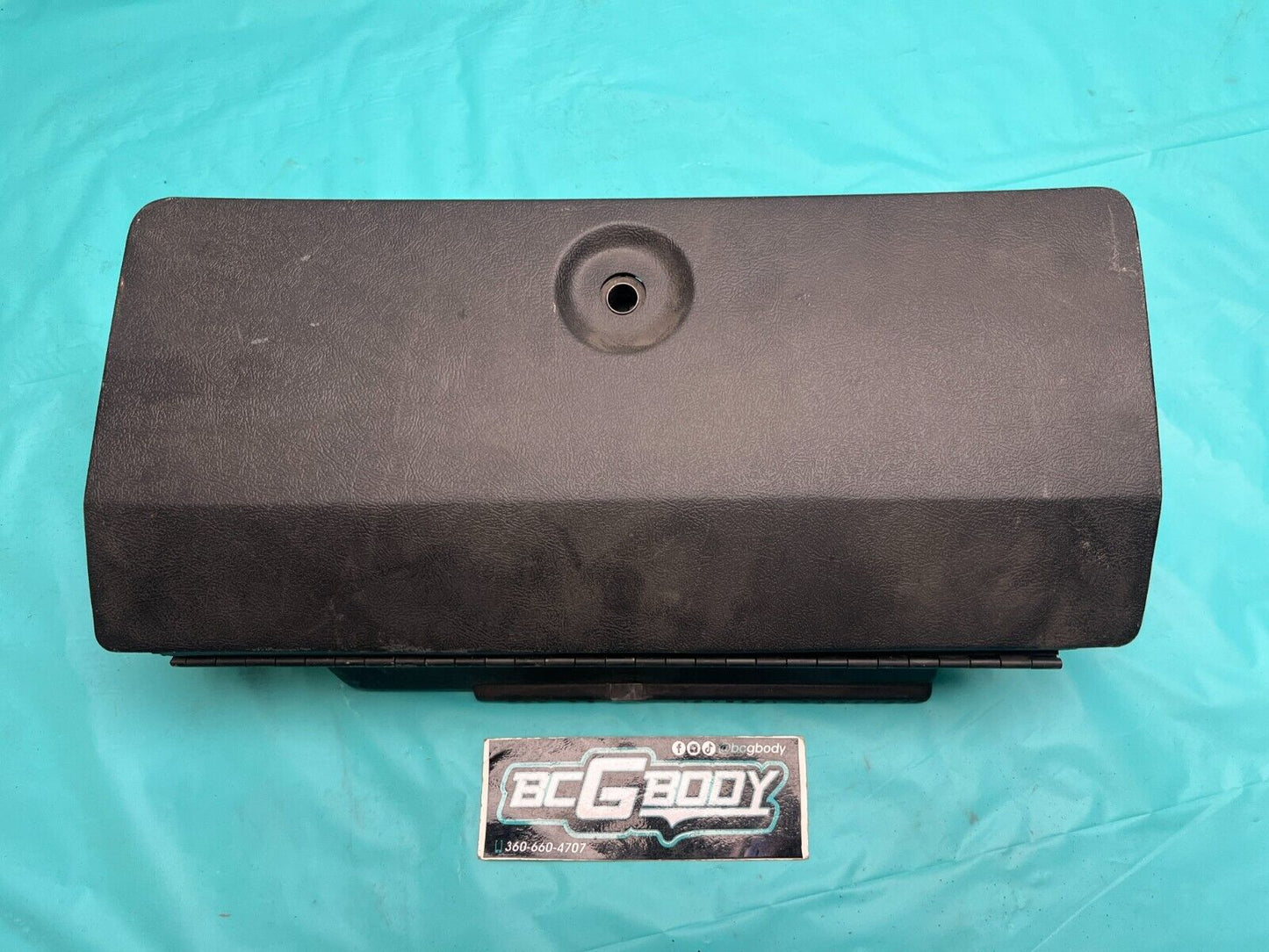 1978-1988 Gbody Regal GN Glove Box With AC Monte Cutlass Malibu OEM GM 25515416