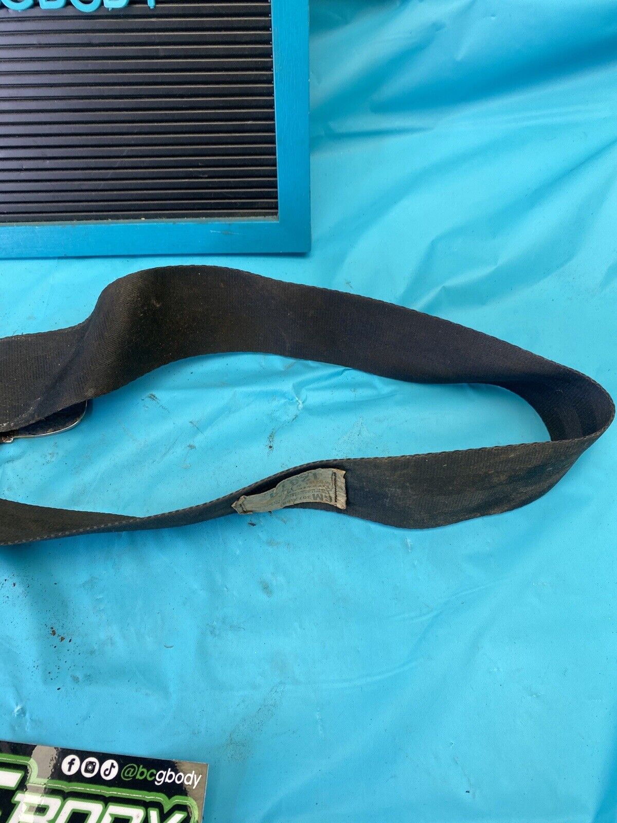 1978 - 1988 Gbody Cutlass Regal Monte Bucket Seatbelt Buckle RH Front OEM GM