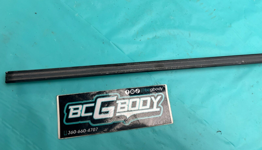 1981-1988 Gbody Oldsmobile Cutlass Centre Hood Molding Trim OEM Genuine GM