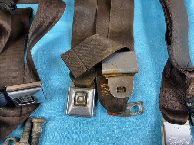 1981-1988 Chevrolet Monte Carlo Front & Rear Seat belt Buckles 4.5/10