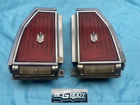 1981-1986 Chevrolet Monte Carlo Tail Light Lamp Assembly w/Housings SET OEM GM