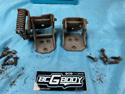 1978-1988 Gbody Cutlass Monte Regal Right Hand Upper & Lower Door Hinge W/Screws