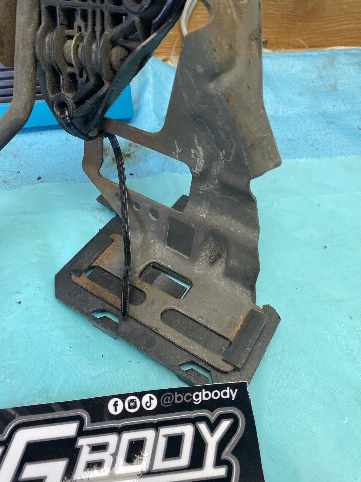 1978-1988 Gbody Monte Carlo Accelerator Gas Pedal OEM GM