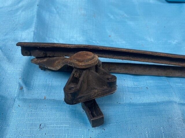 1978-1983 Buick Regal Windshield Wiper Transmission Linkage Arms w/bolts