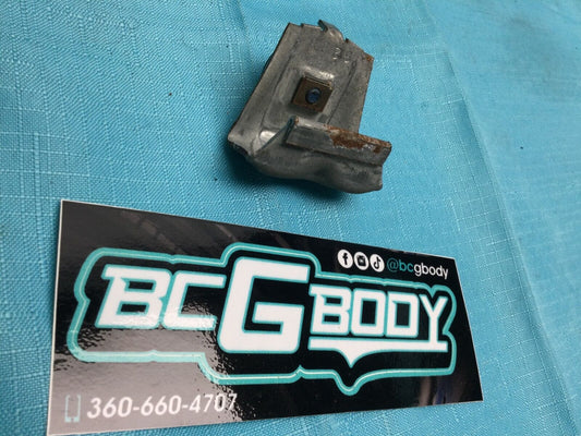 1978 - 1988 Gbody Monte Regal Rear Upper Door Window Glass support OEM RH